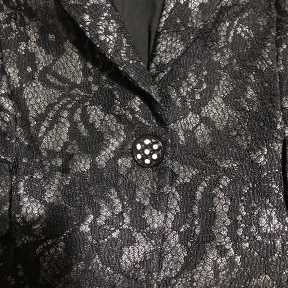Chico’s black on black lace single button jacket size 1 - Picture 4 of 6